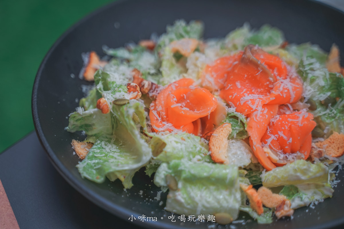 【國父紀念館美食】本質煮藝 Born to EAT｜女孩們衝起來！絕美綠洲仙人掌露營風餐廳，舒芙蕾配上百香果，怎麼這麼搭！