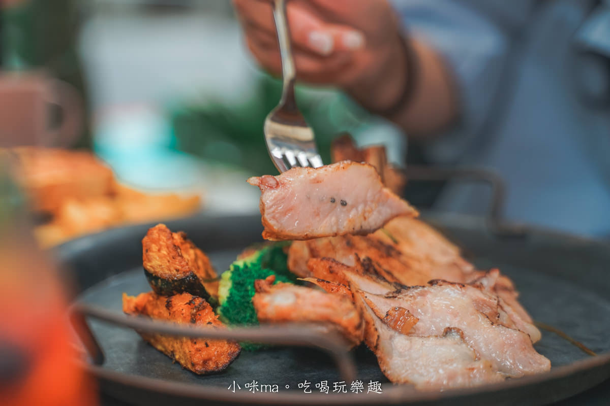 【國父紀念館美食】本質煮藝 Born to EAT｜女孩們衝起來！絕美綠洲仙人掌露營風餐廳，舒芙蕾配上百香果，怎麼這麼搭！