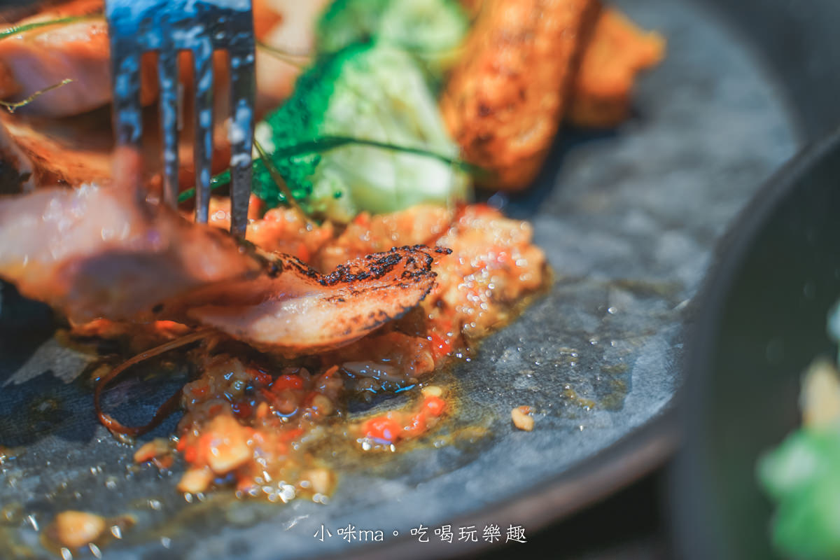 【國父紀念館美食】本質煮藝 Born to EAT｜女孩們衝起來！絕美綠洲仙人掌露營風餐廳，舒芙蕾配上百香果，怎麼這麼搭！