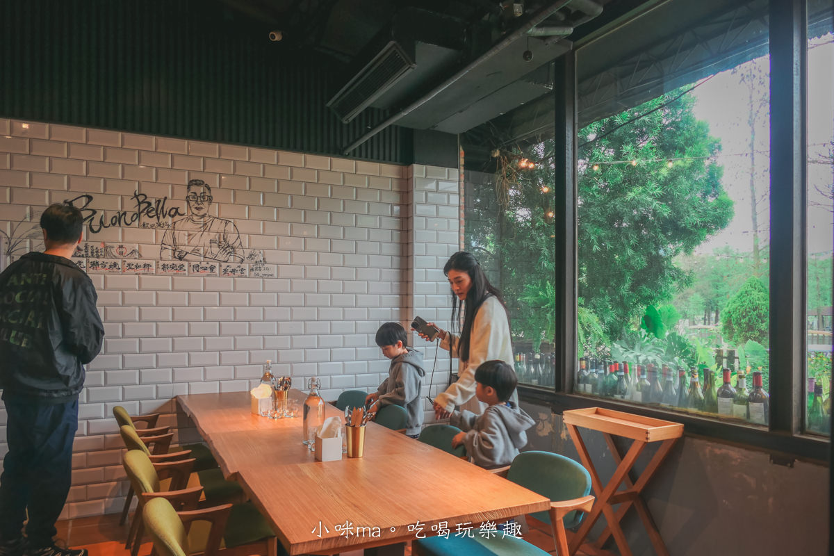 【內湖美食】波諾義大利料理-台北店|湖景第一排!大湖公園旁悠閒庭院餐廳,窯烤比薩必點 - 第7張圖 【內湖美食】波諾義大利料理-台北店|湖景第一排!大湖公園旁悠閒庭院餐廳,窯烤比薩必點