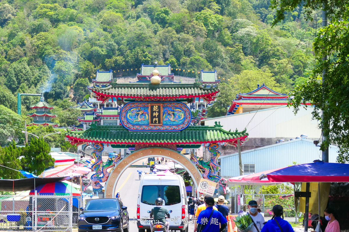【南投景點】寶湖宮天地堂地母廟|台版青瓦台,埔里最壯觀的廟宇!風靡ig打卡熱點 - 第3張圖 【南投景點】寶湖宮天地堂地母廟|台版青瓦台,埔里最壯觀的廟宇!風靡ig打卡熱點