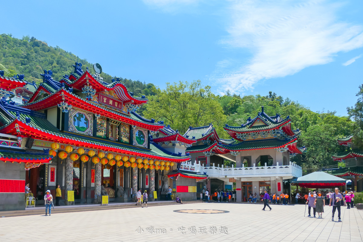 【南投景點】寶湖宮天地堂地母廟|台版青瓦台,埔里最壯觀的廟宇!風靡ig打卡熱點 - 第8張圖 【南投景點】寶湖宮天地堂地母廟|台版青瓦台,埔里最壯觀的廟宇!風靡ig打卡熱點