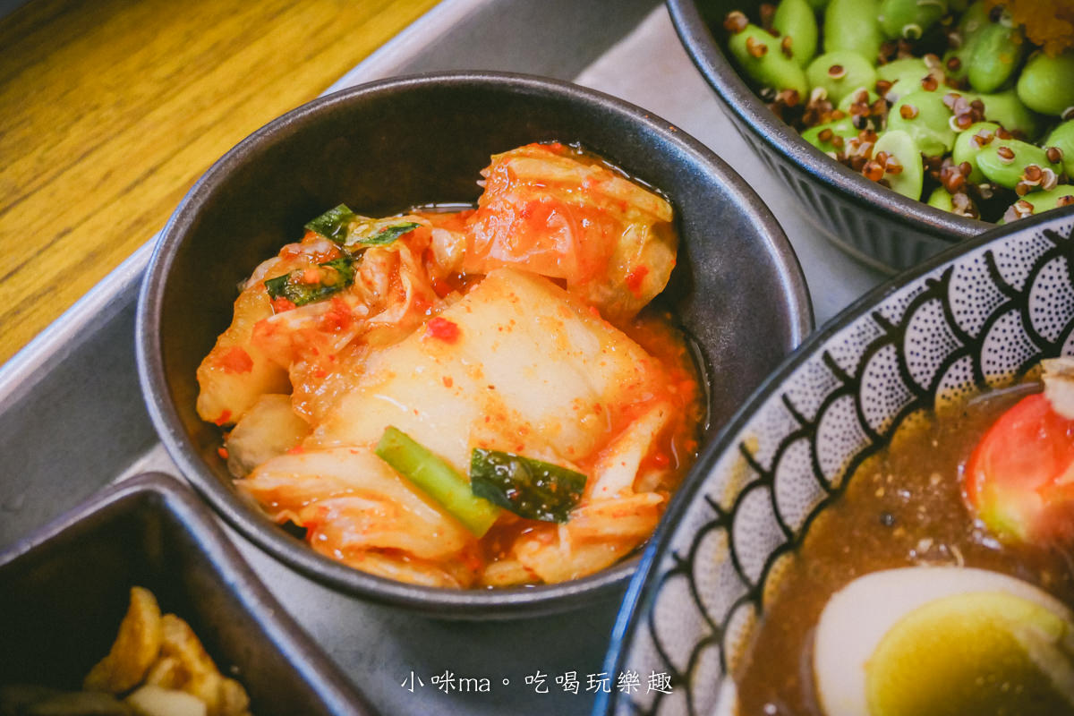 【埔里美食】山上山下｜埔里最夯的咖哩飯！！ 撒上多力多滋，搭配濃厚系醬汁超級下飯，在桑心合作社對面