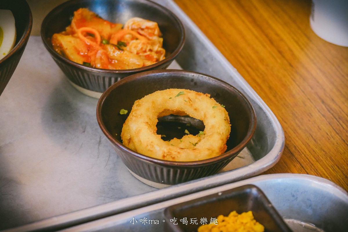 【埔里美食】山上山下｜埔里最夯的咖哩飯！！ 撒上多力多滋，搭配濃厚系醬汁超級下飯，在桑心合作社對面