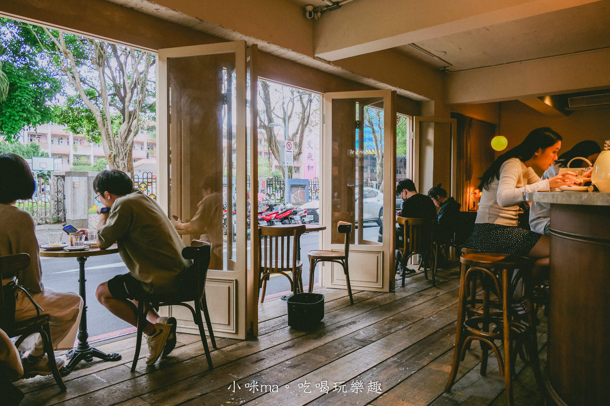 【台北信義咖啡廳】Le Cinq|藏在巷弄內的小巴黎,半開放式戶外座位超搶手,無開放訂位,捷運市政府站 - 第4張圖 【台北信義咖啡廳】Le Cinq|藏在巷弄內的小巴黎,半開放式戶外座位超搶手,無開放訂位,捷運市政府站