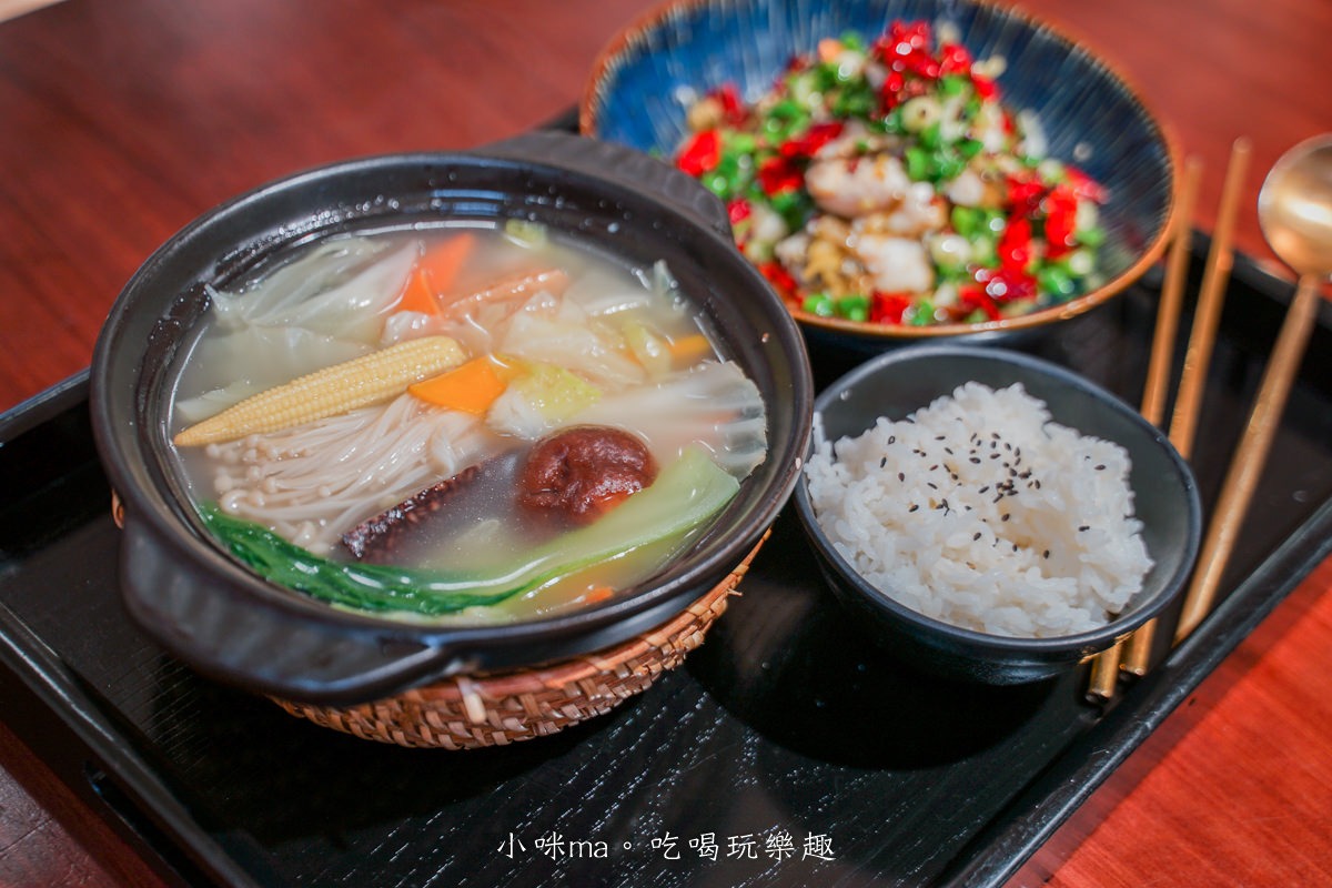 【萬芳商圈美食】饗食雪屋|絲絲水果冰酥,漸層色澤超夢幻!一鍋一燒 白飯、飲料喝到飽,捷運萬芳醫院站 - 第10張圖 【萬芳商圈美食】饗食雪屋|絲絲水果冰酥,漸層色澤超夢幻!一鍋一燒 白飯、飲料喝到飽,捷運萬芳醫院站
