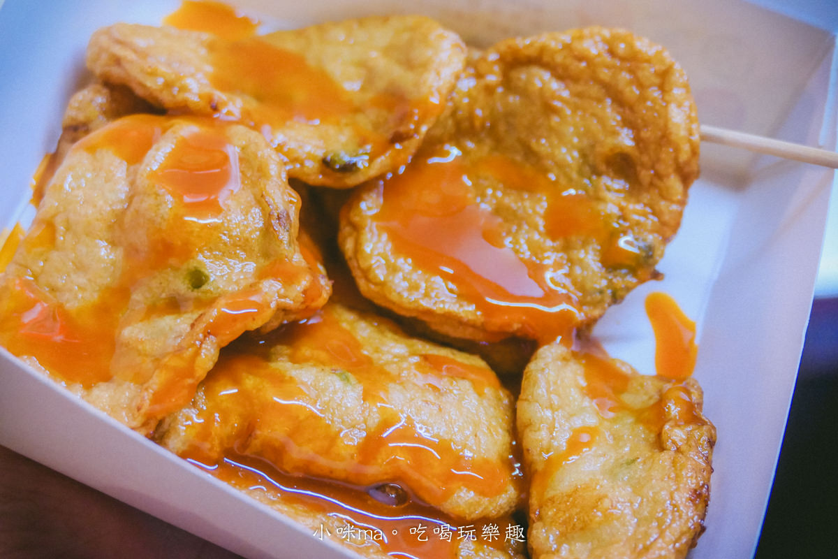 【基隆廟口美食】一口吃天婦羅|現點現炸Q脆天婦羅!搭靈魂醬汁、小黃瓜絕配,基隆美食 - 第10張圖 【基隆廟口美食】一口吃天婦羅|現點現炸Q脆天婦羅!搭靈魂醬汁、小黃瓜絕配,基隆美食