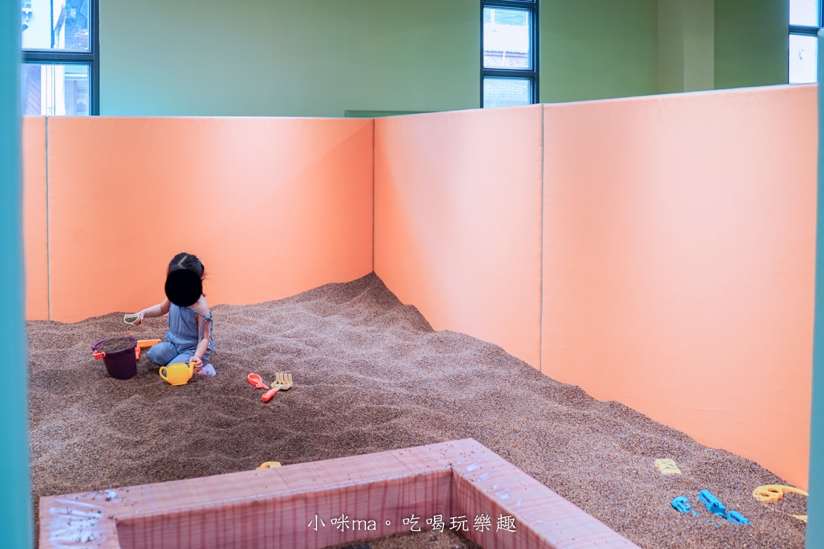【南投美食】魯魯札札咖啡親子館｜日月潭最棒的親子餐廳，電動車、體能系列、球池玩不膩，餐點也爆好吃，日月潭美食