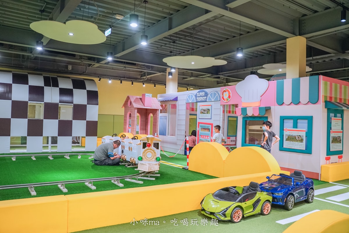 【南投美食】魯魯札札咖啡親子館｜日月潭最棒的親子餐廳，電動車、體能系列、球池玩不膩，餐點也爆好吃，日月潭美食