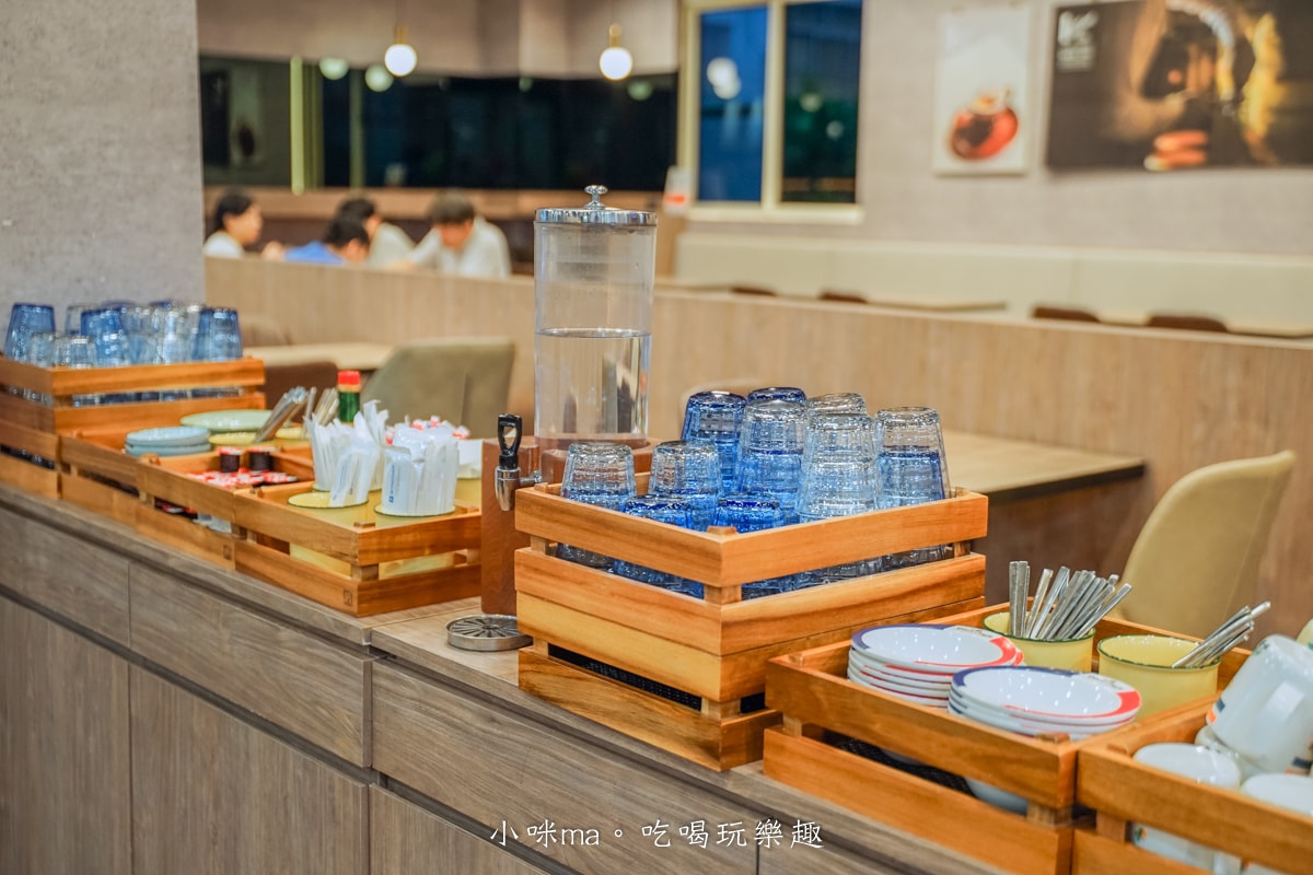 【南投美食】魯魯札札咖啡親子館｜日月潭最棒的親子餐廳，電動車、體能系列、球池玩不膩，餐點也爆好吃，日月潭美食
