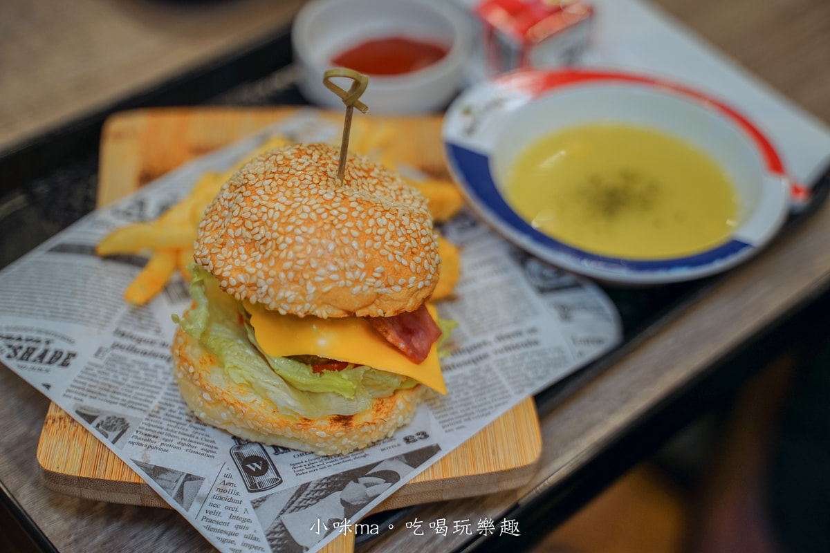 【南投美食】魯魯札札咖啡親子館｜日月潭最棒的親子餐廳，電動車、體能系列、球池玩不膩，餐點也爆好吃，日月潭美食