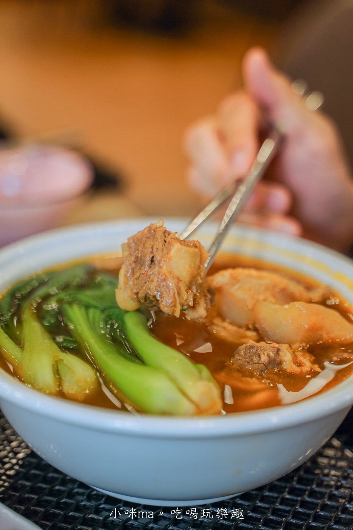 【南投美食】魯魯札札咖啡親子館｜日月潭最棒的親子餐廳，電動車、體能系列、球池玩不膩，餐點也爆好吃，日月潭美食