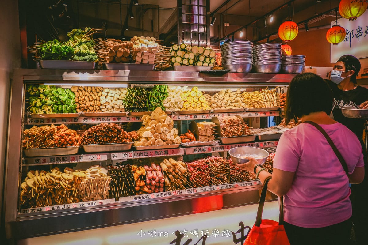 【東區美食】品都串燒攤-忠孝店|台北東區超強不限時串燒,銅板價、炭火直烤,365天都要排隊,台北宵夜推薦 - 第4張圖 【東區美食】品都串燒攤-忠孝店|台北東區超強不限時串燒,銅板價、炭火直烤,365天都要排隊,台北宵夜推薦