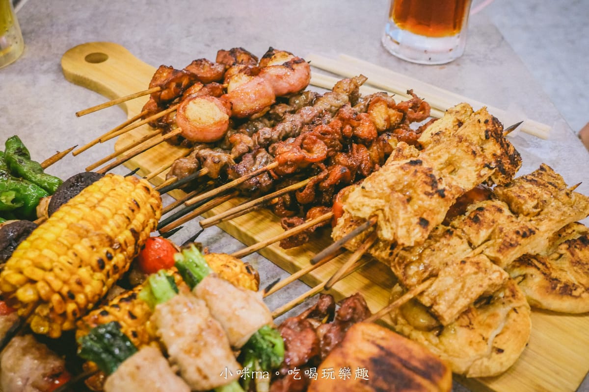 【東區美食】品都串燒攤-忠孝店|台北東區超強不限時串燒,銅板價、炭火直烤,365天都要排隊,台北宵夜推薦 - 第14張圖 【東區美食】品都串燒攤-忠孝店|台北東區超強不限時串燒,銅板價、炭火直烤,365天都要排隊,台北宵夜推薦