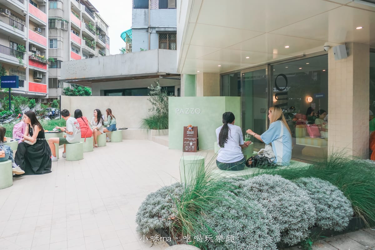 【國父紀念館美食】OUVERT SEOUL TAIPEI|主打38cm巨大可頌韓國咖啡廳插旗東區,結合UR LIVING生活美學選品店,時尚、美食一站式體驗 - 第6張圖 【國父紀念館美食】OUVERT SEOUL TAIPEI|主打38cm巨大可頌韓國咖啡廳插旗東區,結合UR LIVING生活美學選品店,時尚、美食一站式體驗
