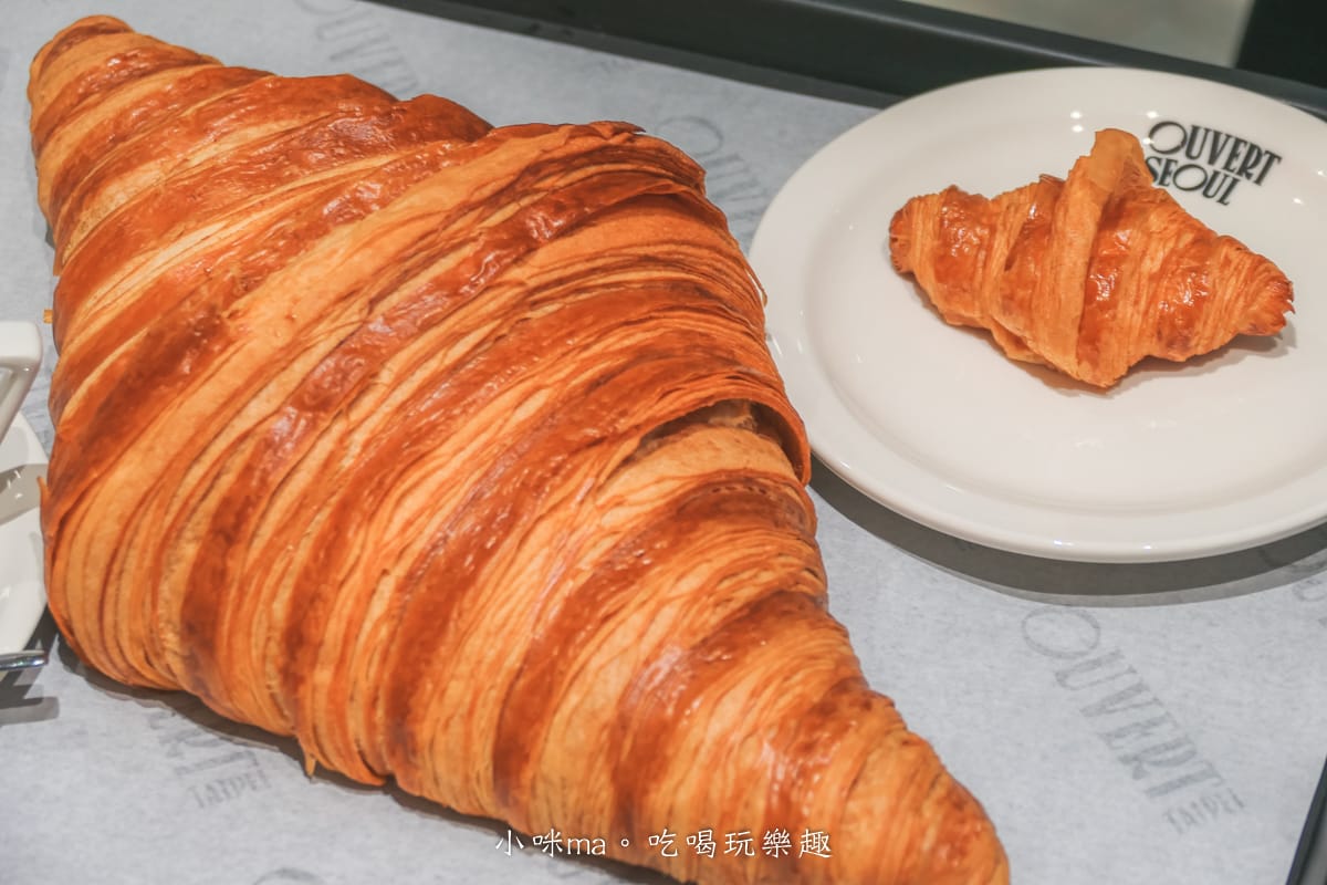 【國父紀念館美食】OUVERT SEOUL TAIPEI|主打38cm巨大可頌韓國咖啡廳插旗東區,結合UR LIVING生活美學選品店,時尚、美食一站式體驗 - 第13張圖 【國父紀念館美食】OUVERT SEOUL TAIPEI|主打38cm巨大可頌韓國咖啡廳插旗東區,結合UR LIVING生活美學選品店,時尚、美食一站式體驗