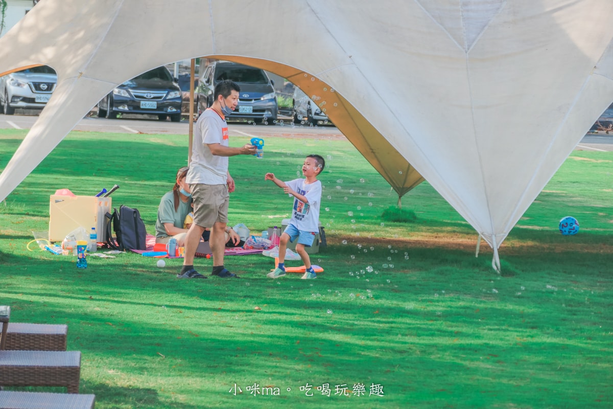 【礁溪住宿】白宮渡假勝地｜宜蘭最超值親子飯店，大型氣墊床、泳池、大草皮、電動車、大浴池通包啦，礁溪親子飯店 / 宜蘭包棟
