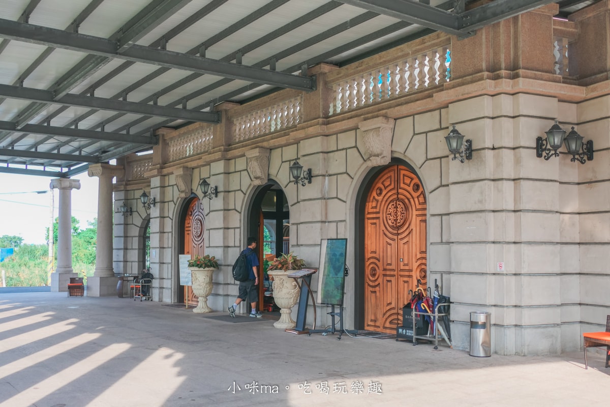【礁溪住宿】白宮渡假勝地｜宜蘭最超值親子飯店，大型氣墊床、泳池、大草皮、電動車、大浴池通包啦，礁溪親子飯店 / 宜蘭包棟