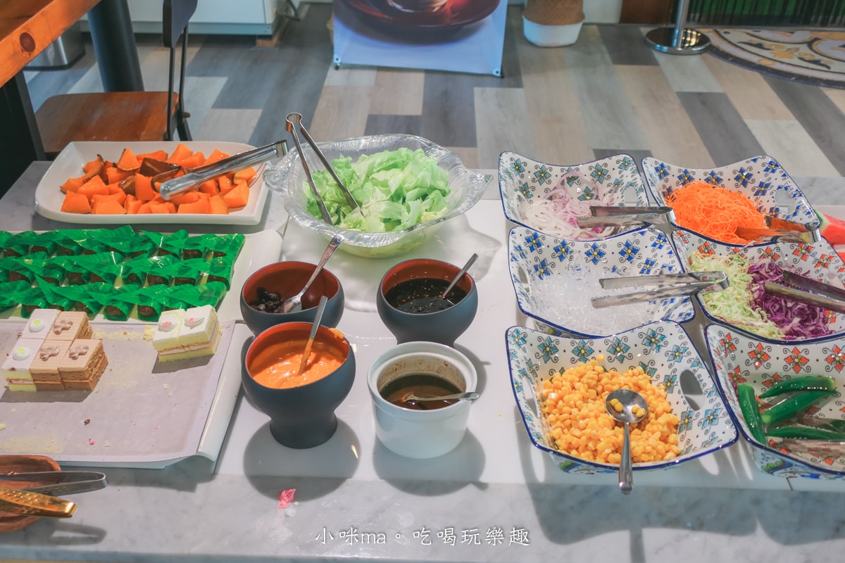 【礁溪住宿】白宮渡假勝地｜宜蘭最超值親子飯店，大型氣墊床、泳池、大草皮、電動車、大浴池通包啦，礁溪親子飯店 / 宜蘭包棟