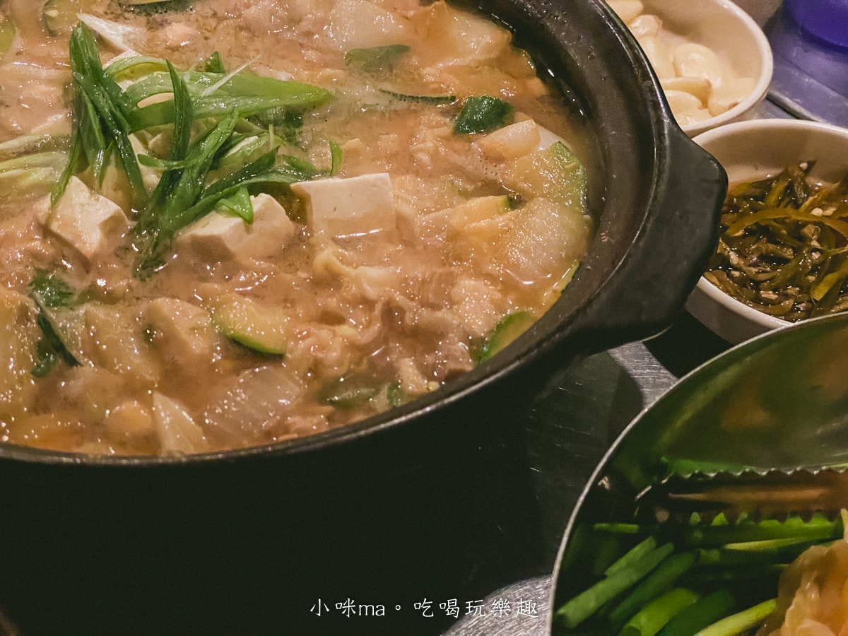 【釜山美食】釜山宅烤肉｜歐巴幫你烤肉~超香，超厚豬五花+酸白菜涮嘴解膩，來釜山必訪的歐巴燒肉
