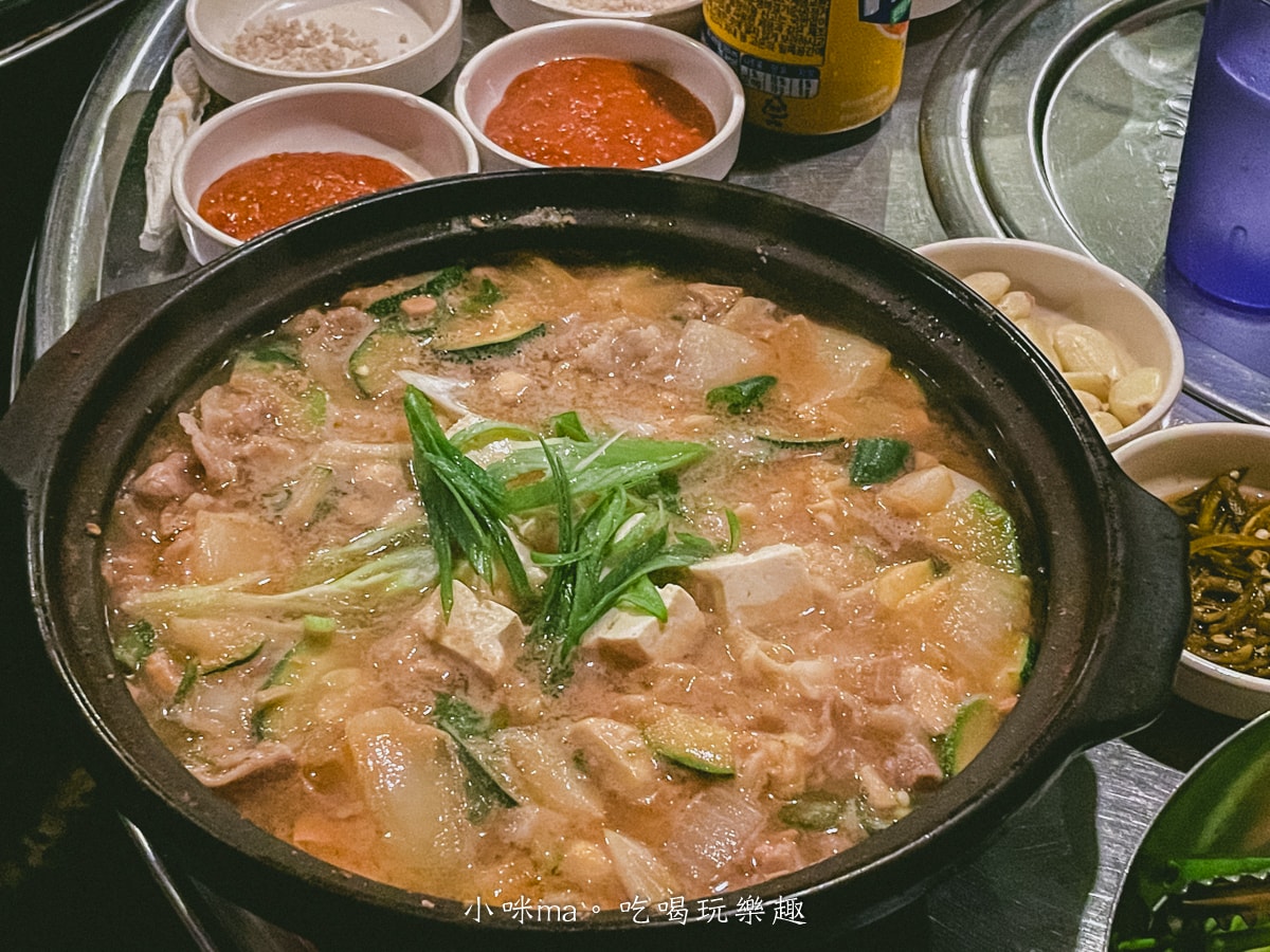 【釜山美食】釜山宅烤肉｜歐巴幫你烤肉~超香，超厚豬五花+酸白菜涮嘴解膩，來釜山必訪的歐巴燒肉