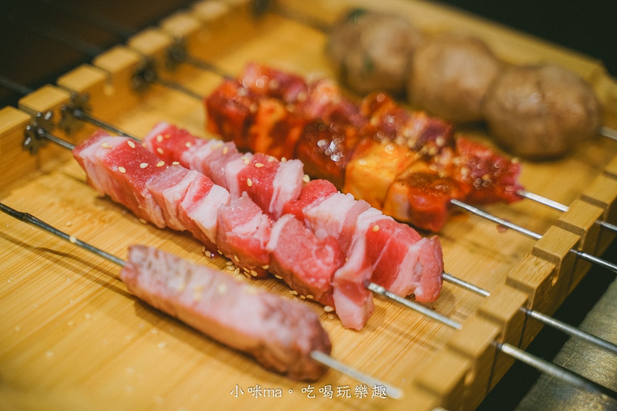 【中山區居酒屋】一起烤串｜懶得烤嗎?! 自動烤串完全不用動手，只要動口開吃就好，各類海鮮、炸物通通點的到