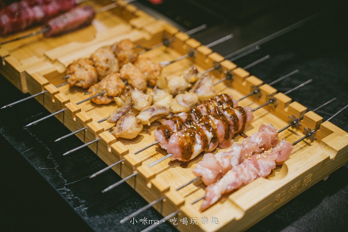 【中山區居酒屋】一起烤串｜懶得烤嗎?! 自動烤串完全不用動手，只要動口開吃就好，各類海鮮、炸物通通點的到