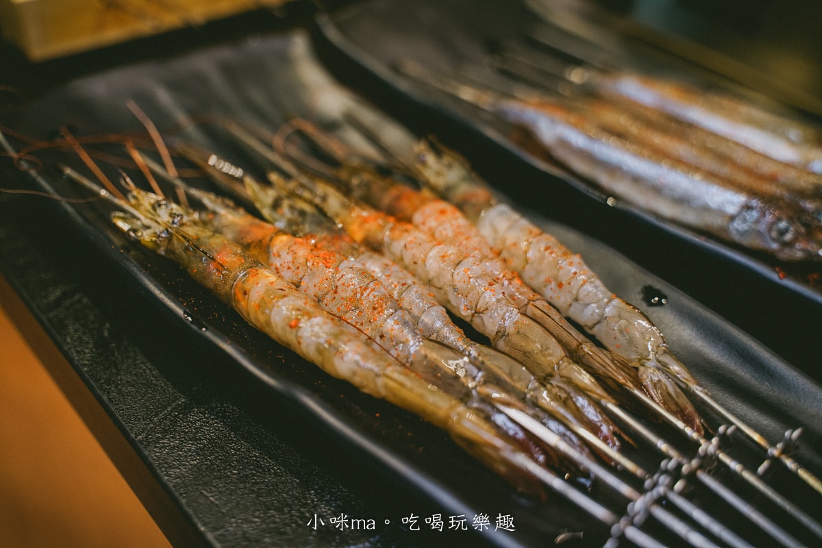 【中山區居酒屋】一起烤串｜懶得烤嗎?! 自動烤串完全不用動手，只要動口開吃就好，各類海鮮、炸物通通點的到