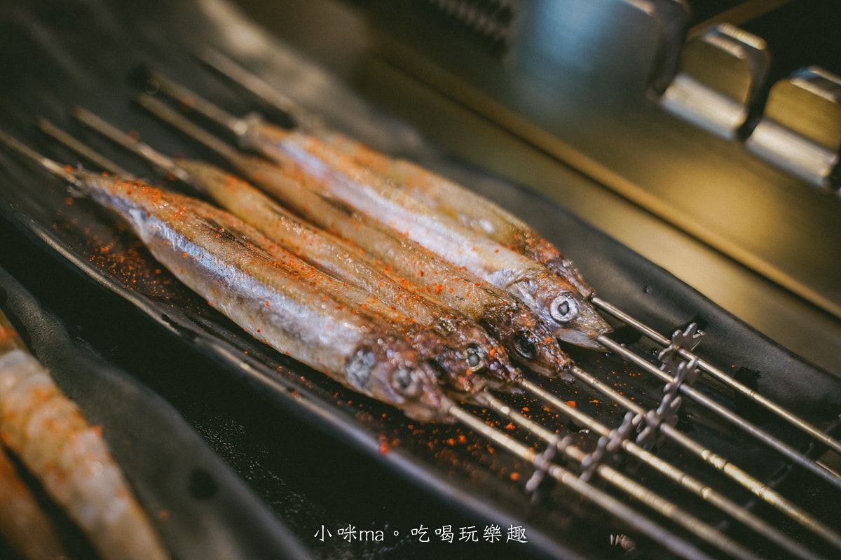 【中山區居酒屋】一起烤串｜懶得烤嗎?! 自動烤串完全不用動手，只要動口開吃就好，各類海鮮、炸物通通點的到