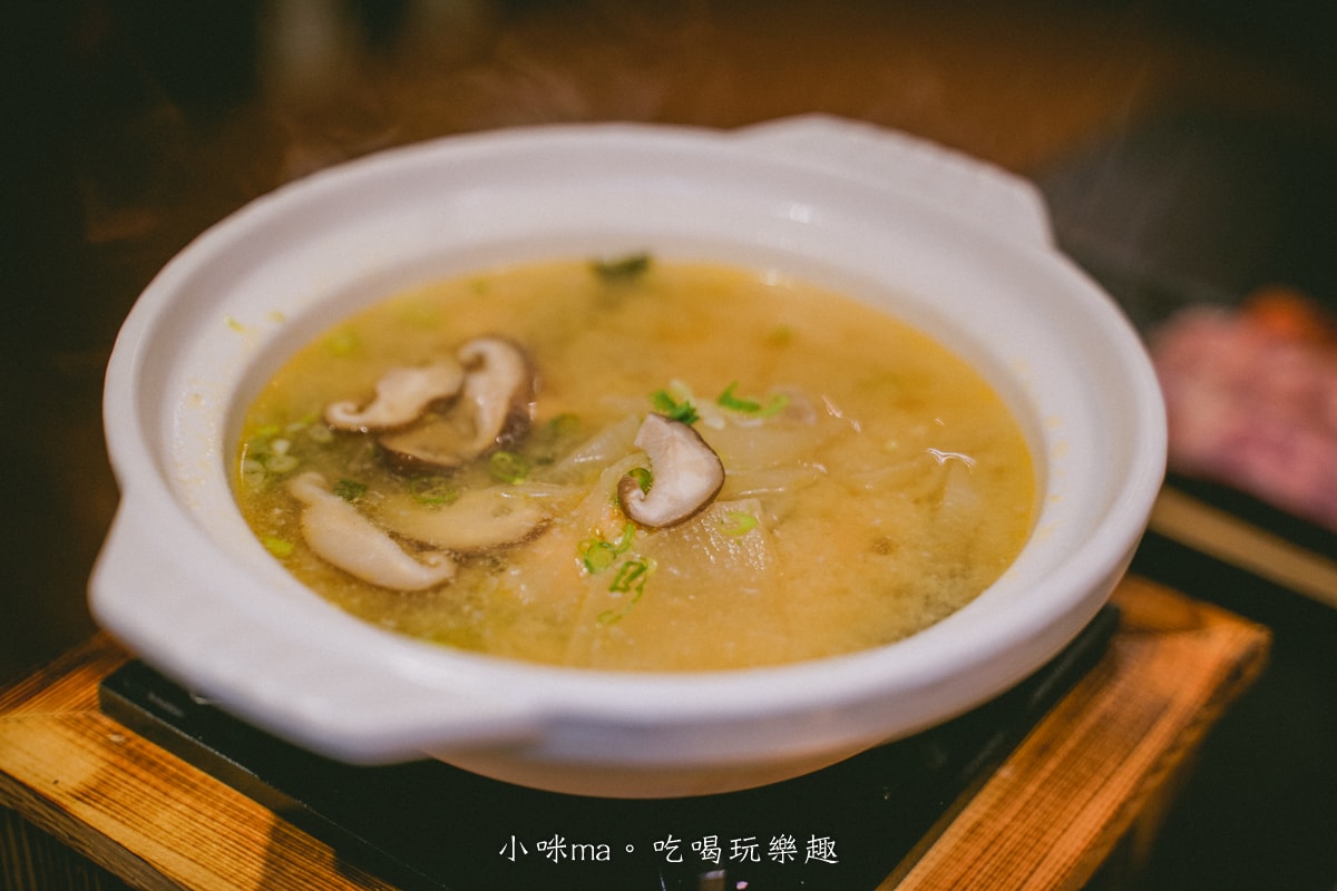 【中山區居酒屋】一起烤串｜懶得烤嗎?! 自動烤串完全不用動手，只要動口開吃就好，各類海鮮、炸物通通點的到