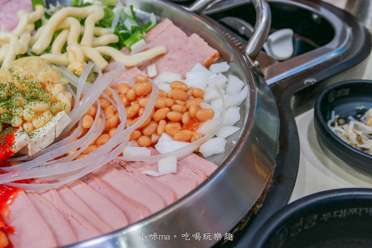 【釜山美食】金剛部隊鍋 西面樂天店|韓國泡麵、白飯通通免費吃到飽,CP值爆表耶 - 第14張圖 【釜山美食】金剛部隊鍋 西面樂天店|韓國泡麵、白飯通通免費吃到飽,CP值爆表耶