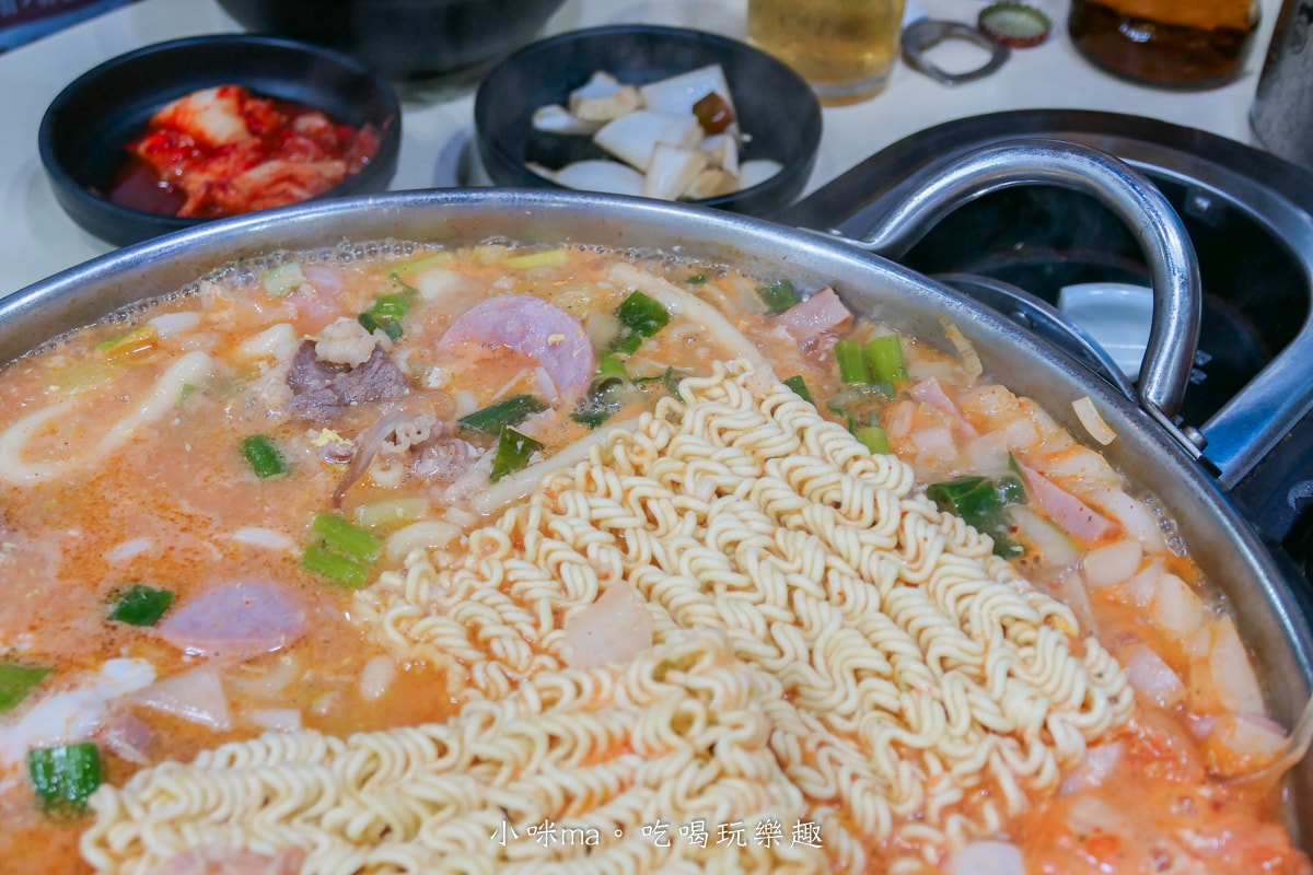 【釜山美食】金剛部隊鍋 西面樂天店|韓國泡麵、白飯通通免費吃到飽,CP值爆表耶 - 第21張圖 【釜山美食】金剛部隊鍋 西面樂天店|韓國泡麵、白飯通通免費吃到飽,CP值爆表耶