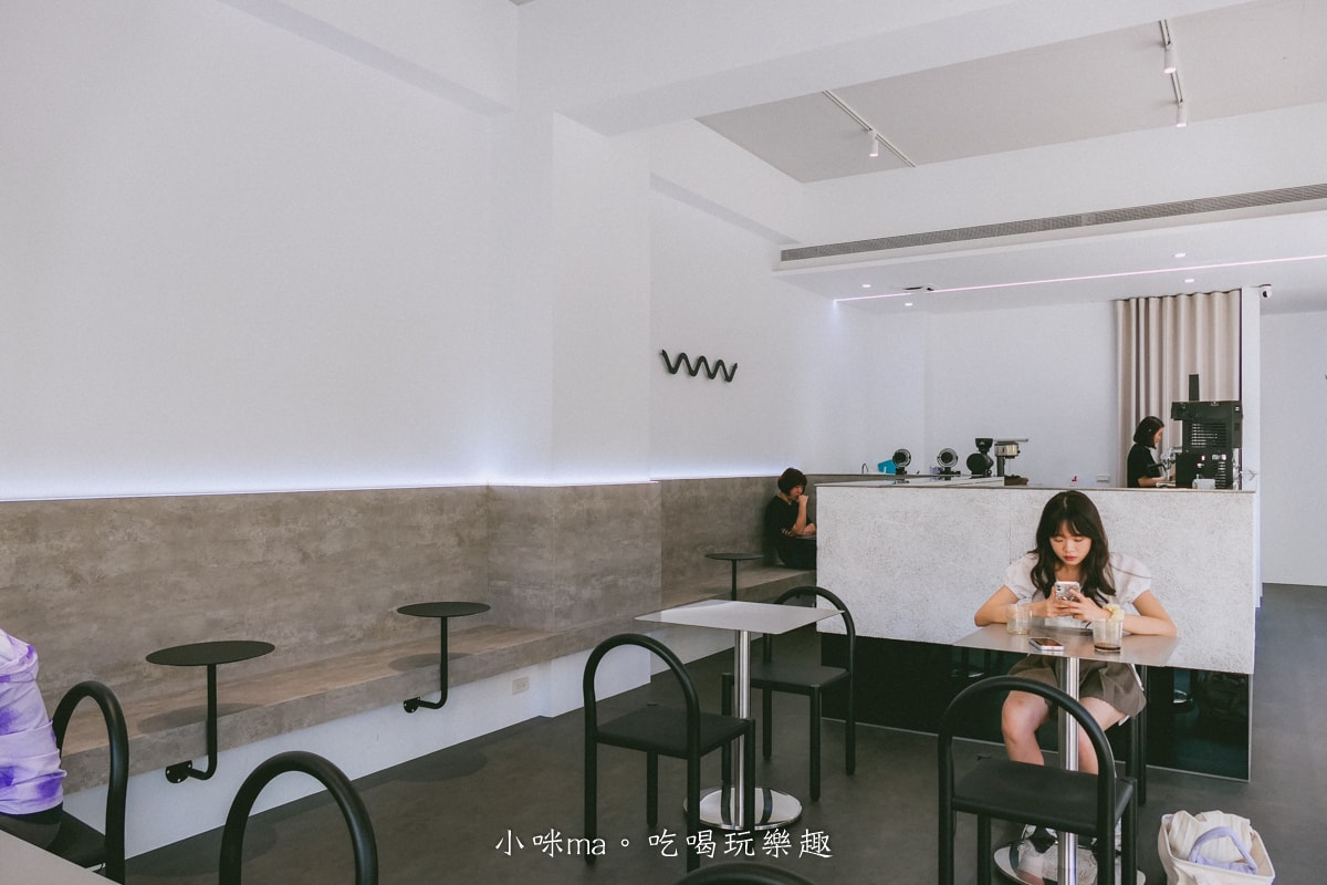 【桃園美食】浮冰咖啡 Flow coffee|小巷內簡約的韓系咖啡廳,日式刨冰、布丁必點,桃園咖啡廳 - 第5張圖 【桃園美食】浮冰咖啡 Flow coffee|小巷內簡約的韓系咖啡廳,日式刨冰、布丁必點,桃園咖啡廳