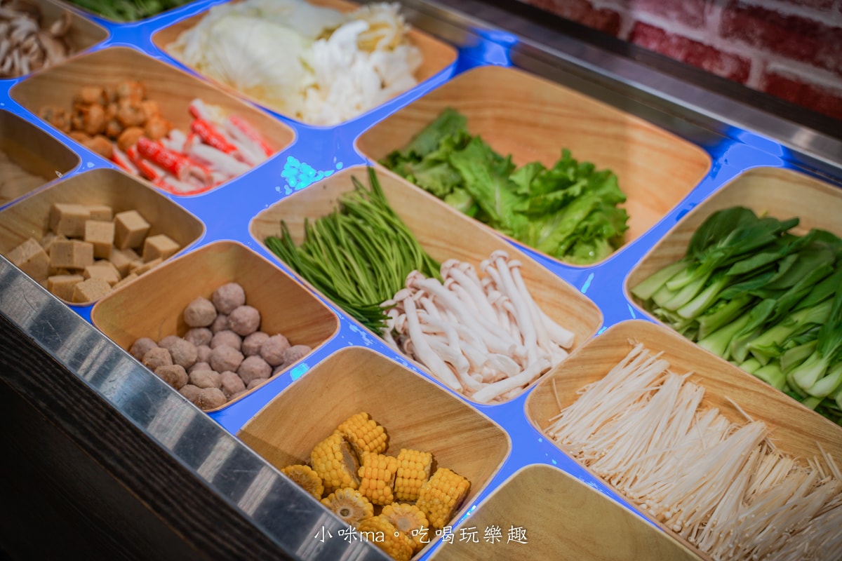 【公館涮涮鍋】宮綺火鍋 公館店|329元起吃的到大份量肉品、海鮮,蔬食bar、Hershey’s巧克力冰沙、大苑子芒果冰沙吃到飽,不收服務費 - 第8張圖 【公館涮涮鍋】宮綺火鍋 公館店|329元起吃的到大份量肉品、海鮮,蔬食bar、Hershey’s巧克力冰沙、大苑子芒果冰沙吃到飽,不收服務費