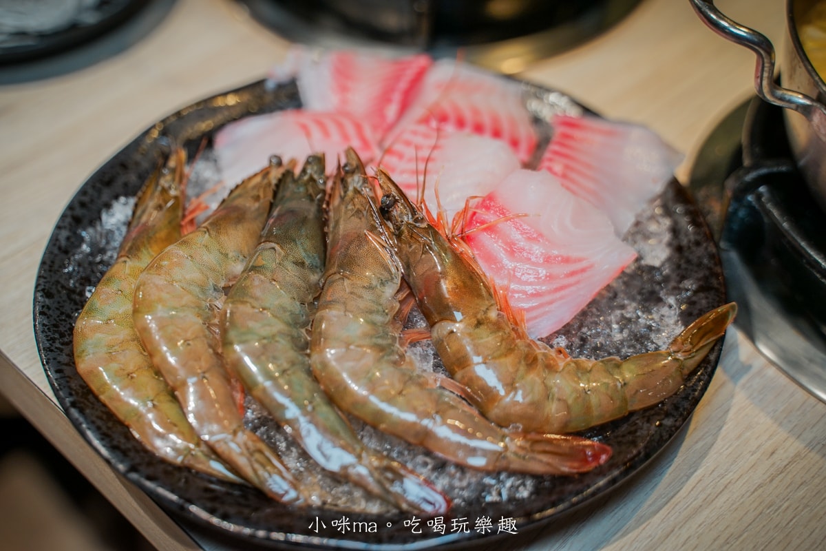 【公館涮涮鍋】宮綺火鍋 公館店|329元起吃的到大份量肉品、海鮮,蔬食bar、Hershey’s巧克力冰沙、大苑子芒果冰沙吃到飽,不收服務費 - 第26張圖 【公館涮涮鍋】宮綺火鍋 公館店|329元起吃的到大份量肉品、海鮮,蔬食bar、Hershey’s巧克力冰沙、大苑子芒果冰沙吃到飽,不收服務費