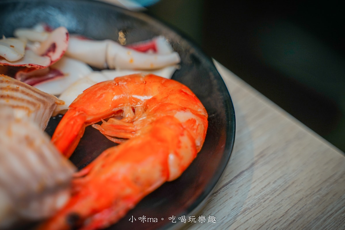 【公館涮涮鍋】宮綺火鍋 公館店|329元起吃的到大份量肉品、海鮮,蔬食bar、Hershey’s巧克力冰沙、大苑子芒果冰沙吃到飽,不收服務費 - 第27張圖 【公館涮涮鍋】宮綺火鍋 公館店|329元起吃的到大份量肉品、海鮮,蔬食bar、Hershey’s巧克力冰沙、大苑子芒果冰沙吃到飽,不收服務費