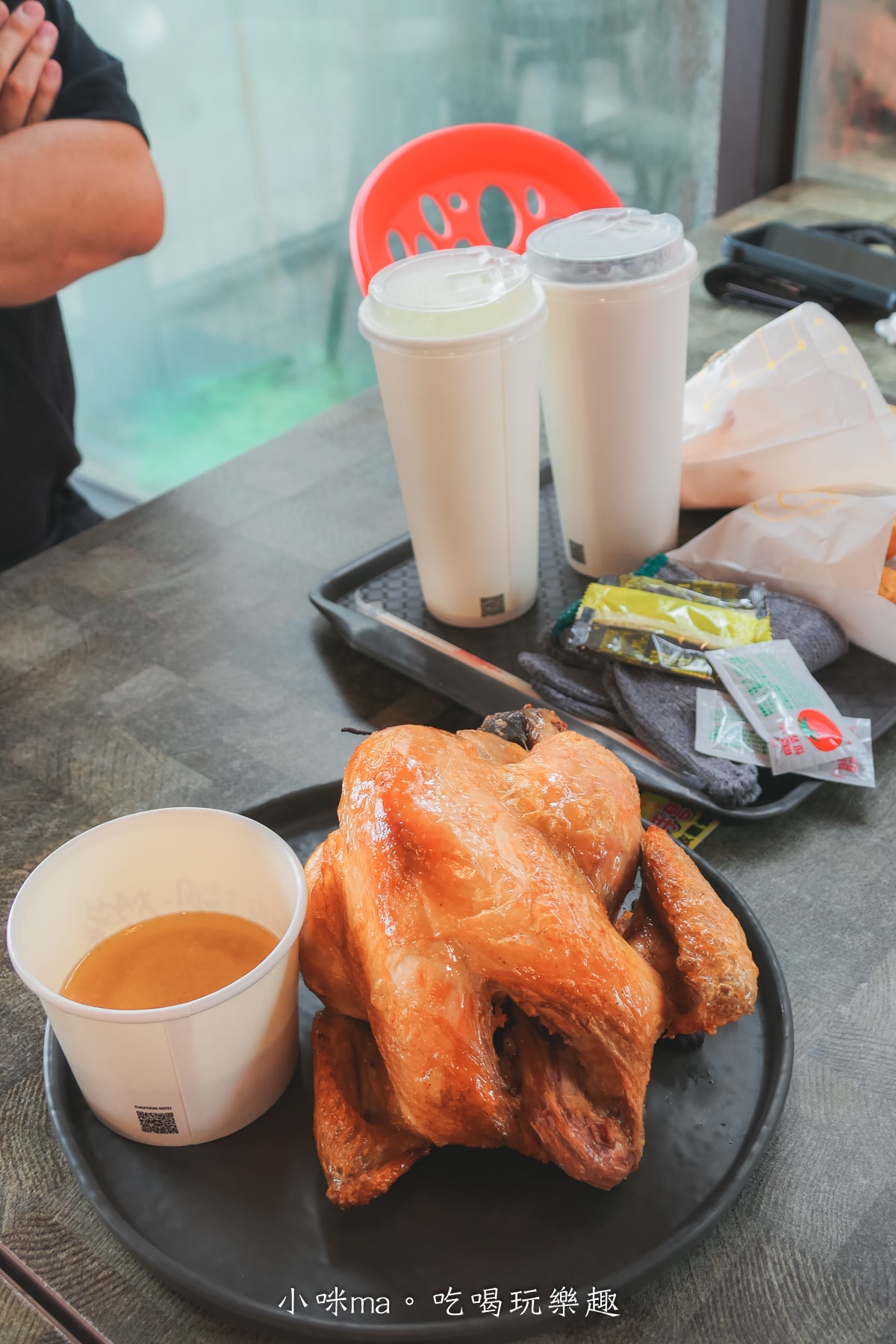 【台中清水美食】高美脆皮手扒雞-高美創始店|高美濕地旁皮脆多汁手扒雞,好停車附免費洗腳區,台中美食 - 第12張圖 【台中清水美食】高美脆皮手扒雞-高美創始店|高美濕地旁皮脆多汁手扒雞,好停車附免費洗腳區,台中美食