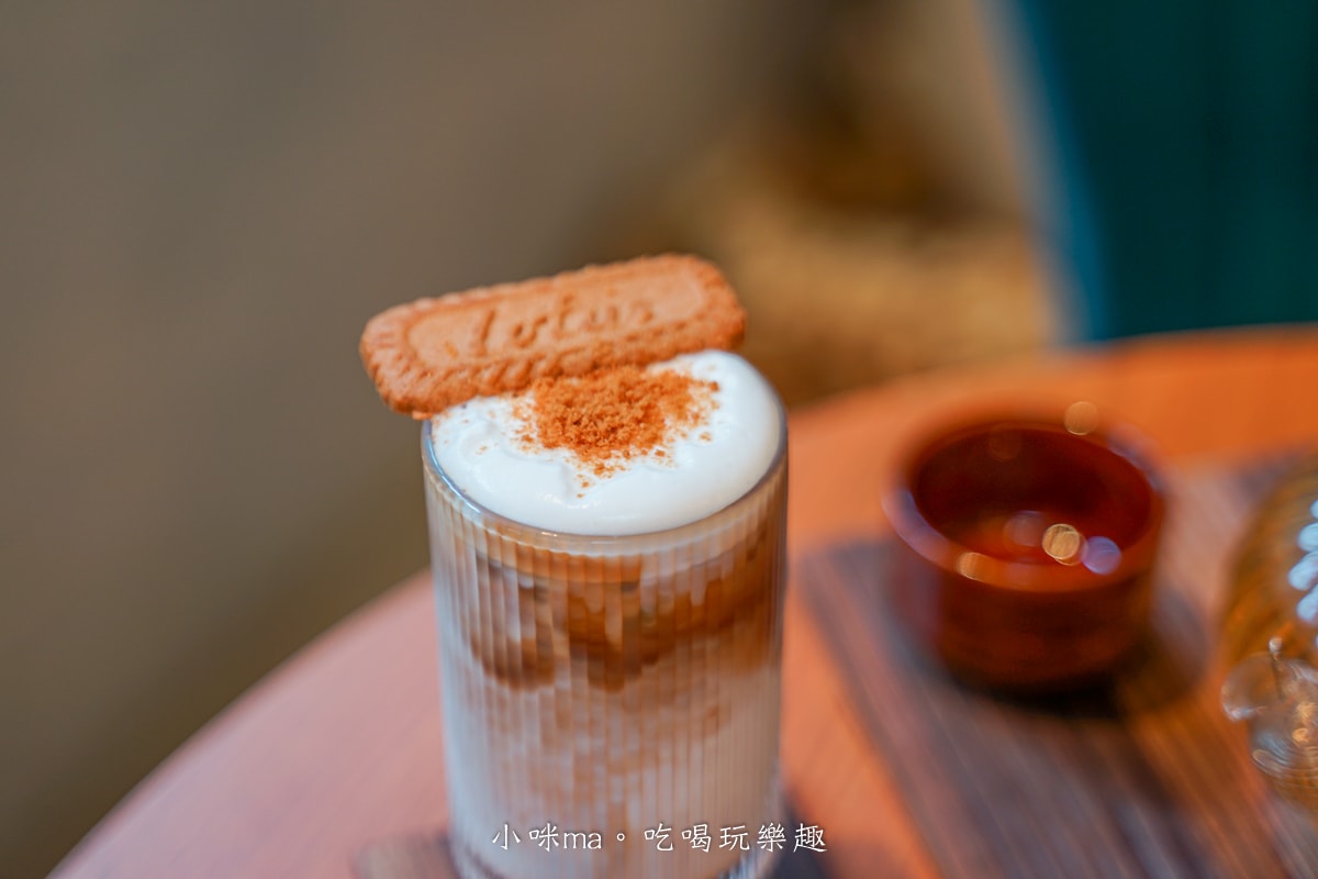 【中山不限時咖啡廳】TingRoom.coffee 燈聚咖啡｜藏在鬧區2樓裡的森林系咖啡廳！手作大份量美味餐點 x 選物空間，平日不限時、提供插座，捷運中山站