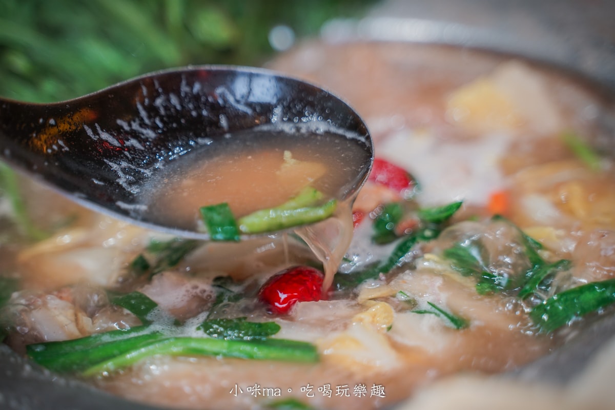 【汐止美食】銘記越南美食｜汐止人大推的越式料理！景觀庭院、上百道越式美味、免費停車場，聚會絕佳首選