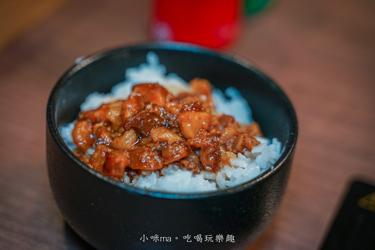 【桃園火鍋】金蒔鍋物-桃園站前店｜華麗餐酒館般的高質感鍋物店，近30種蔬食、飲料、麵食自助吧吃到飽，桃園火車站美食