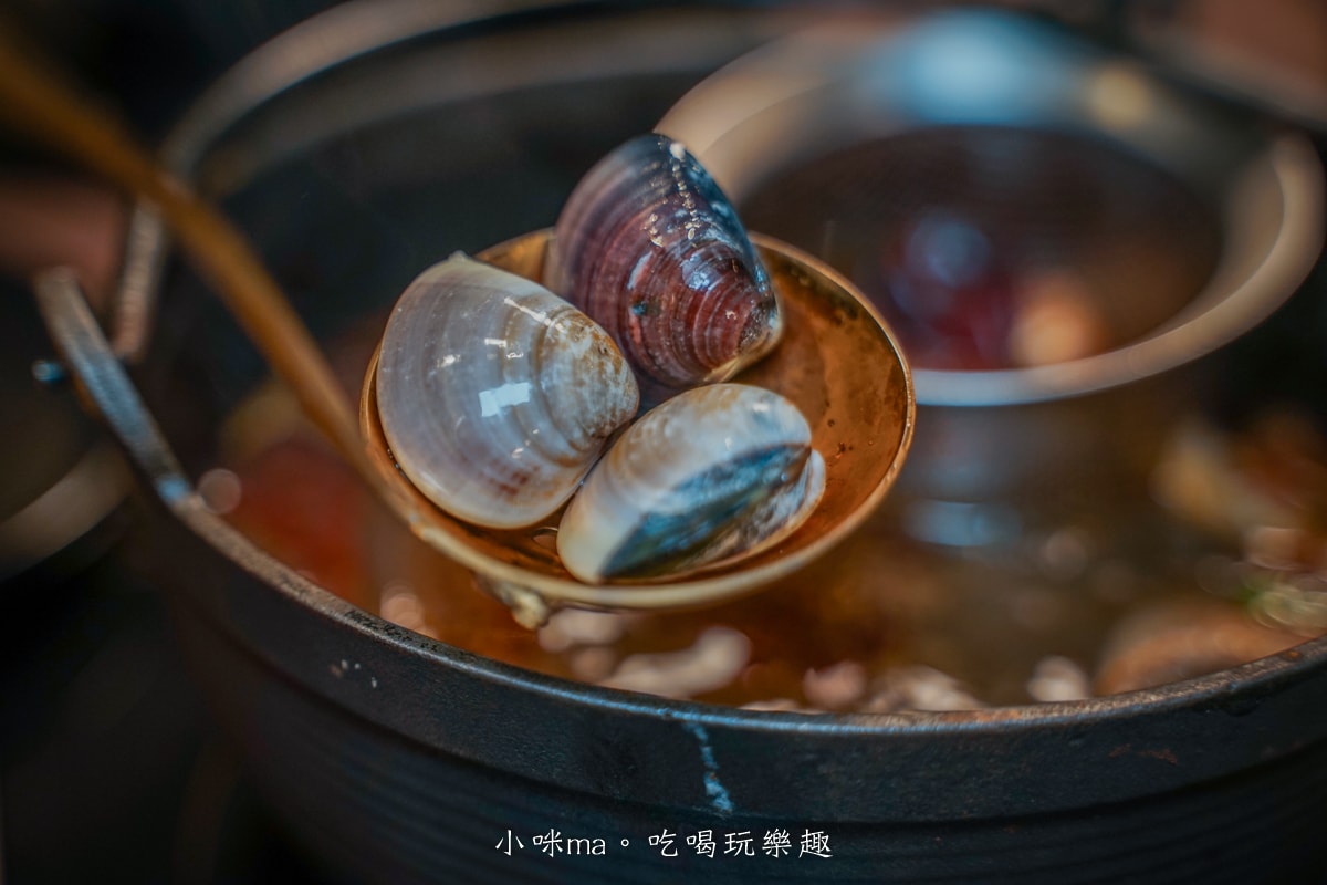 【桃園火鍋】金蒔鍋物-桃園站前店｜華麗餐酒館般的高質感鍋物店，近30種蔬食、飲料、麵食自助吧吃到飽，桃園火車站美食