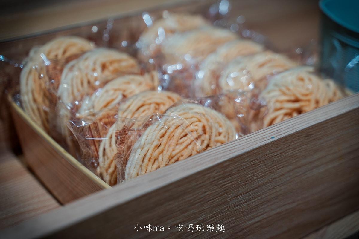 【板橋美食】深紅汕頭鍋物-板橋店｜屠龍四人套餐給你活跳跳2隻龍蝦+整船海鮮，管他的膽固醇爆表，想吃活體海鮮火鍋就選這間，板橋火鍋推薦