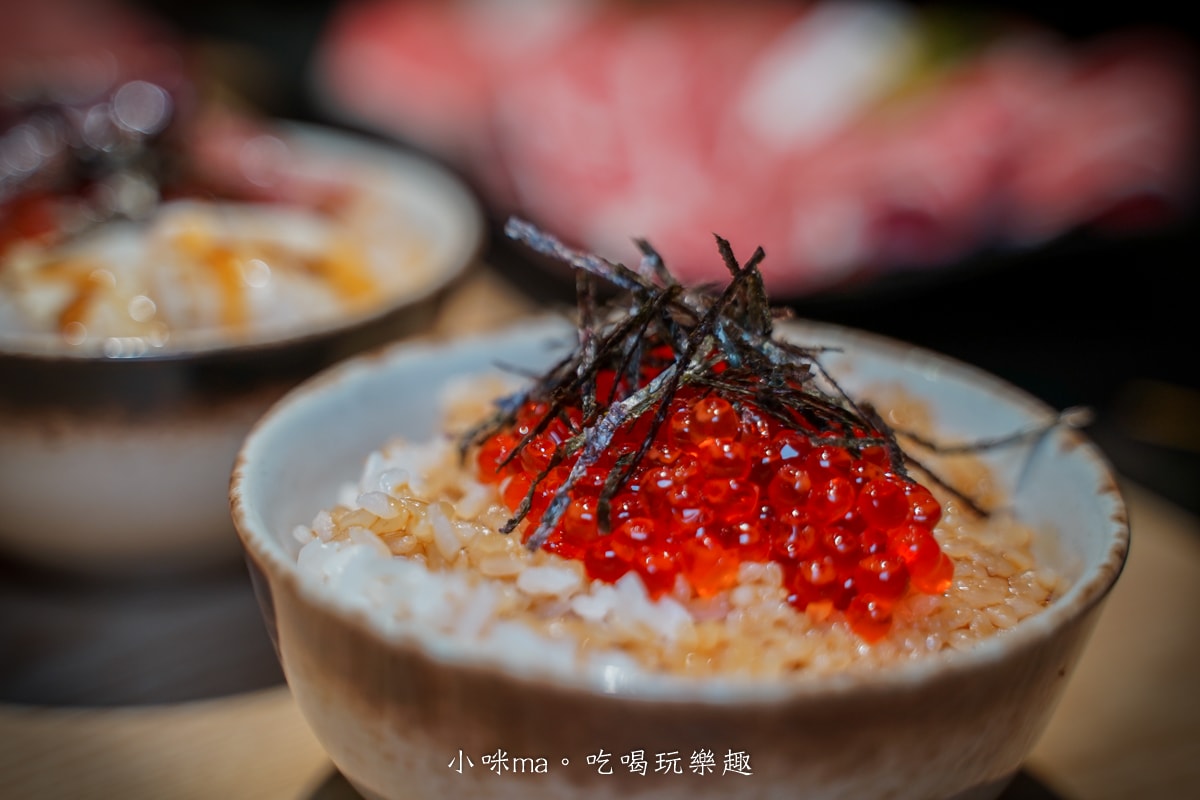 【板橋美食】深紅汕頭鍋物-板橋店｜屠龍四人套餐給你活跳跳2隻龍蝦+整船海鮮，管他的膽固醇爆表，想吃活體海鮮火鍋就選這間，板橋火鍋推薦