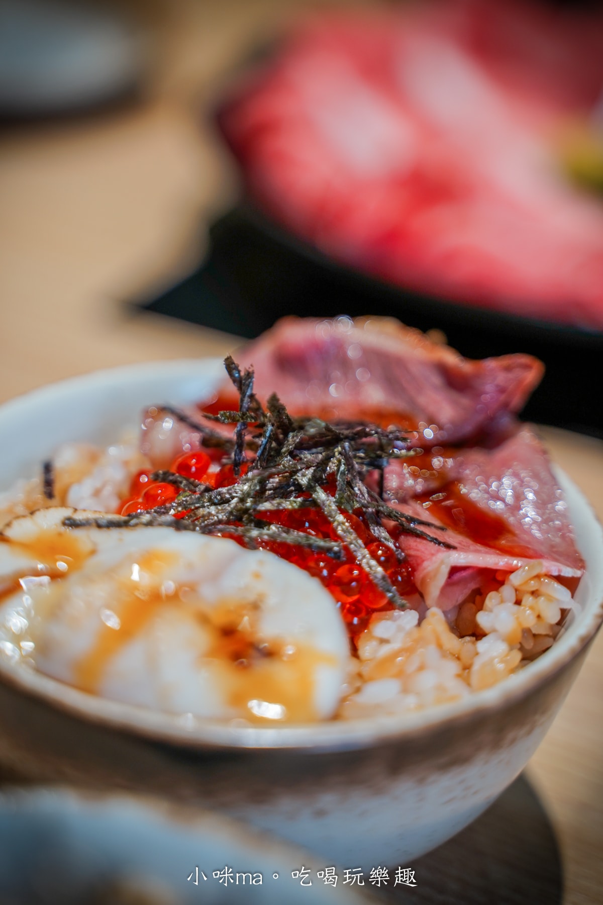 【板橋美食】深紅汕頭鍋物-板橋店｜屠龍四人套餐給你活跳跳2隻龍蝦+整船海鮮，管他的膽固醇爆表，想吃活體海鮮火鍋就選這間，板橋火鍋推薦