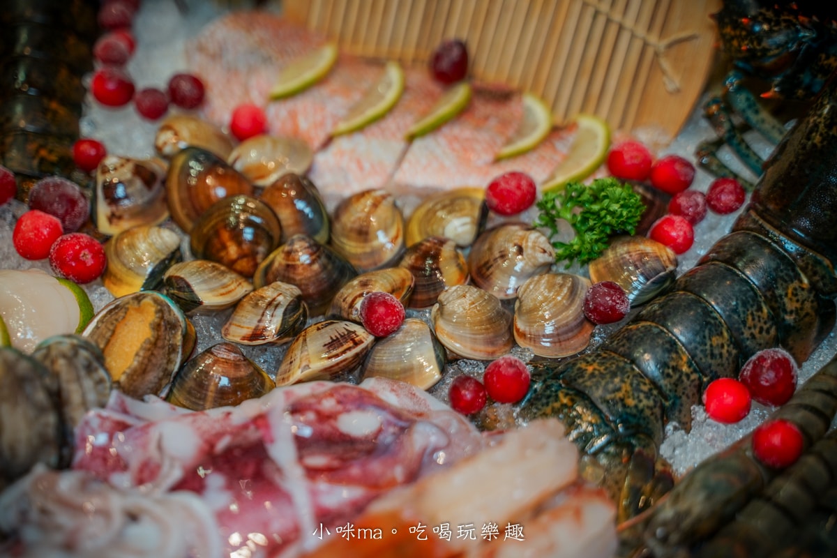 【板橋美食】深紅汕頭鍋物-板橋店｜屠龍四人套餐給你活跳跳2隻龍蝦+整船海鮮，管他的膽固醇爆表，想吃活體海鮮火鍋就選這間，板橋火鍋推薦