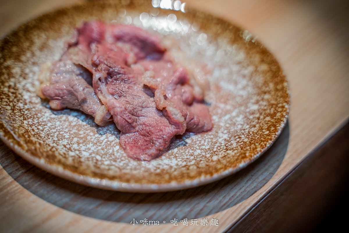 【板橋美食】深紅汕頭鍋物-板橋店｜屠龍四人套餐給你活跳跳2隻龍蝦+整船海鮮，管他的膽固醇爆表，想吃活體海鮮火鍋就選這間，板橋火鍋推薦