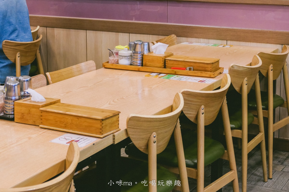 【釜山美食】密陽血腸豬肉湯飯 西面店|24小時營業的湯飯,醒酒湯比豬肉湯飯還好吃,白切肉也要點起來,有中文菜單 - 第4張圖 【釜山美食】密陽血腸豬肉湯飯 西面店|24小時營業的湯飯,醒酒湯比豬肉湯飯還好吃,白切肉也要點起來,有中文菜單