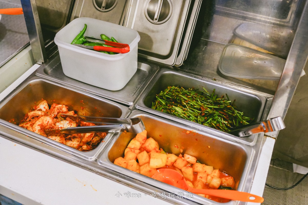 【釜山美食】密陽血腸豬肉湯飯 西面店|24小時營業的湯飯,醒酒湯比豬肉湯飯還好吃,白切肉也要點起來,有中文菜單 - 第9張圖 【釜山美食】密陽血腸豬肉湯飯 西面店|24小時營業的湯飯,醒酒湯比豬肉湯飯還好吃,白切肉也要點起來,有中文菜單