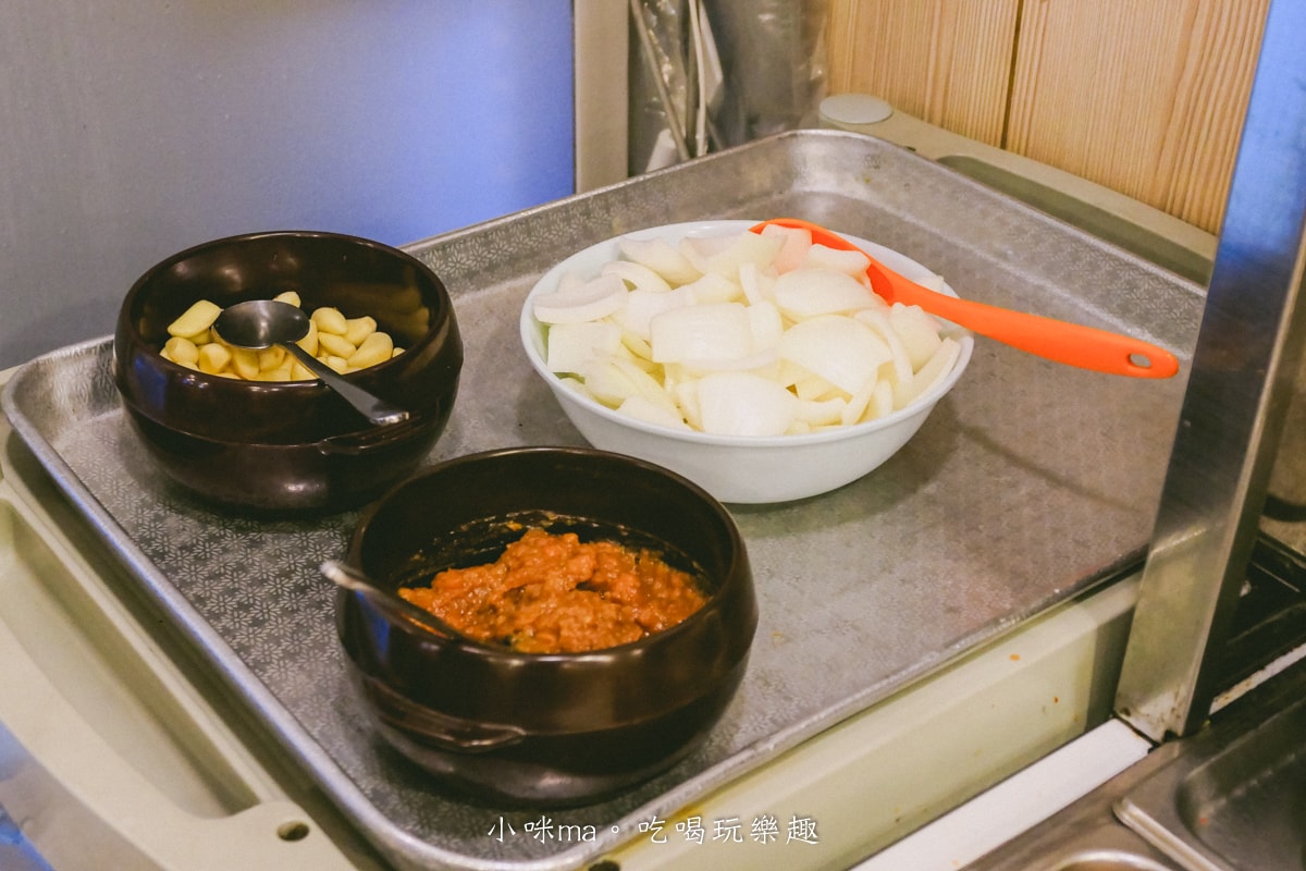 【釜山美食】密陽血腸豬肉湯飯 西面店|24小時營業的湯飯,醒酒湯比豬肉湯飯還好吃,白切肉也要點起來,有中文菜單 - 第10張圖 【釜山美食】密陽血腸豬肉湯飯 西面店|24小時營業的湯飯,醒酒湯比豬肉湯飯還好吃,白切肉也要點起來,有中文菜單