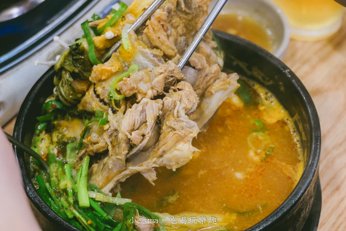 【釜山美食】密陽血腸豬肉湯飯 西面店|24小時營業的湯飯,醒酒湯比豬肉湯飯還好吃,白切肉也要點起來,有中文菜單 - 第17張圖 【釜山美食】密陽血腸豬肉湯飯 西面店|24小時營業的湯飯,醒酒湯比豬肉湯飯還好吃,白切肉也要點起來,有中文菜單